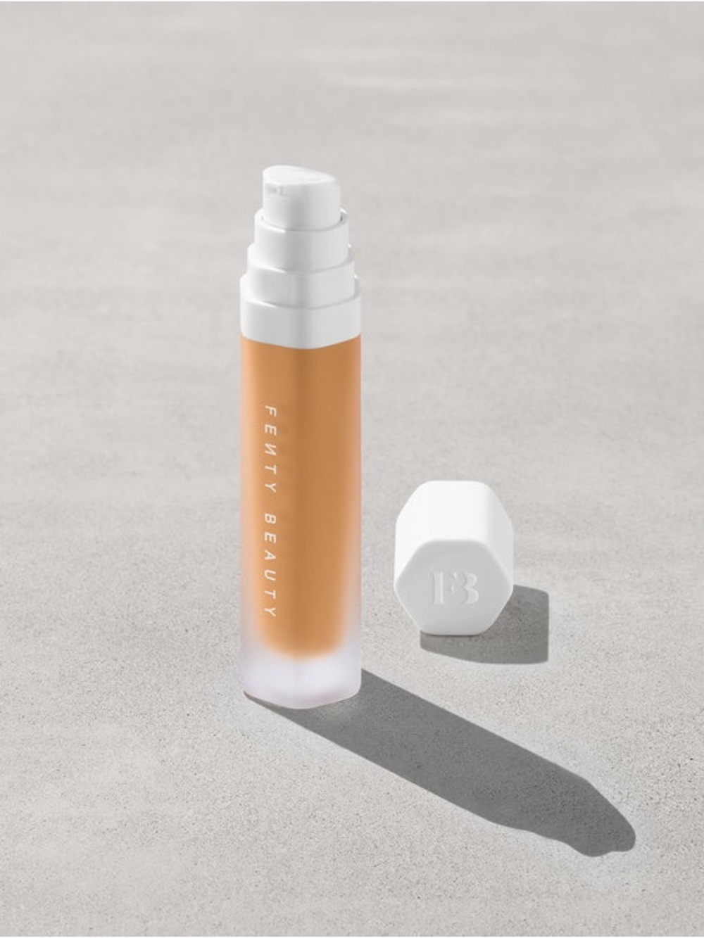 NWT Fenty Beauty Pro Filt'r Soft’Lit Foundation – 330 (Medium Warm Gold)
